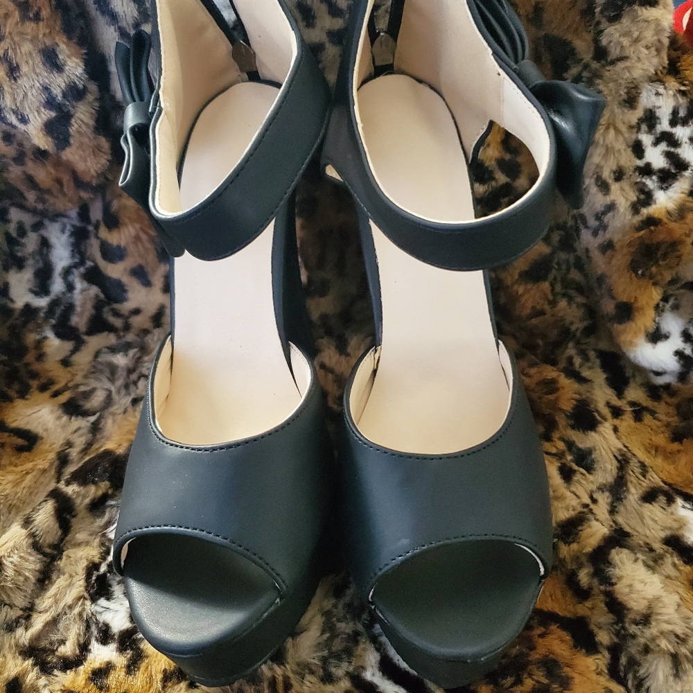 Heels - Picture 2 of 2